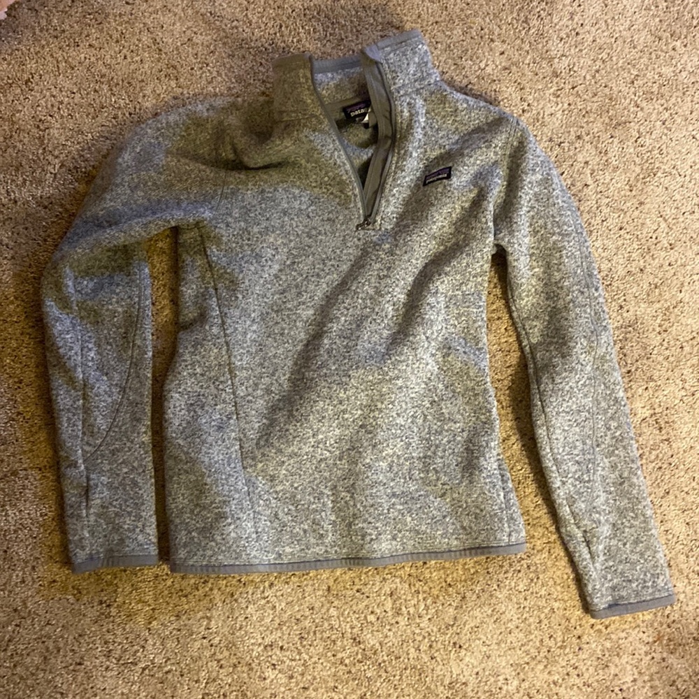 Patagonia small gray pullover